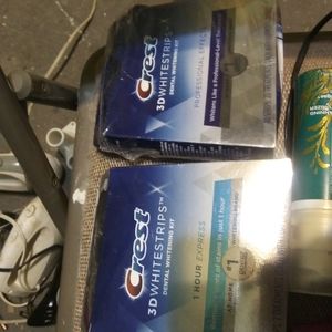 Crest whitestrips 2 of them